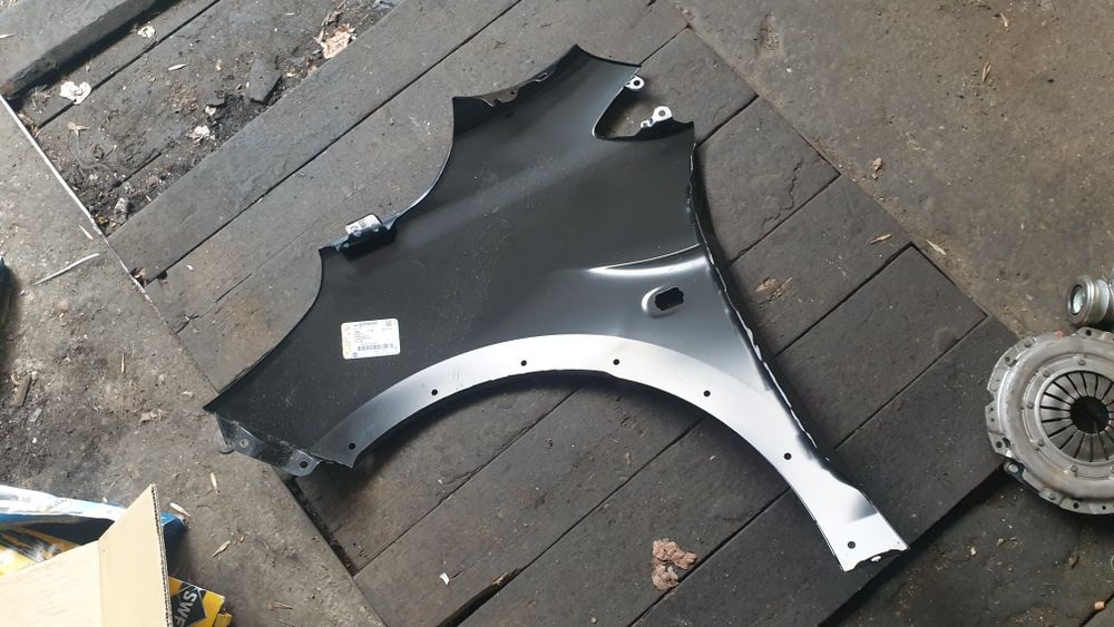 Aripa dreapta fata noua originala Opel Karl 42695343