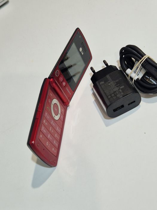 Super telefon Lg cu clapeta cu adaptor original