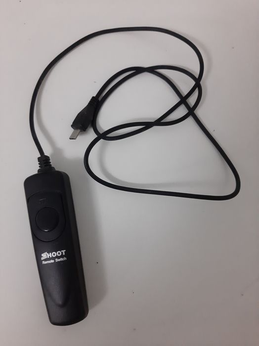 Declansator/telecomanda pentru aparate foto (shoot remote switch)