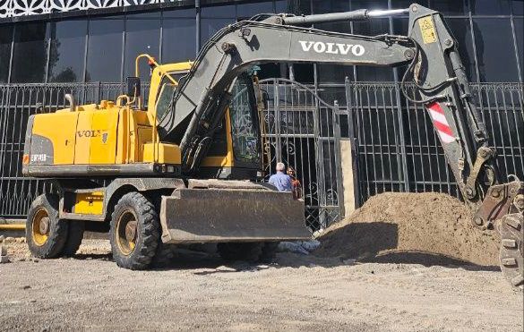 Экскаватор VOLVO EW145B
Йили: 2012
Моточас: 21500
Ҳолати яхши,  муаммо