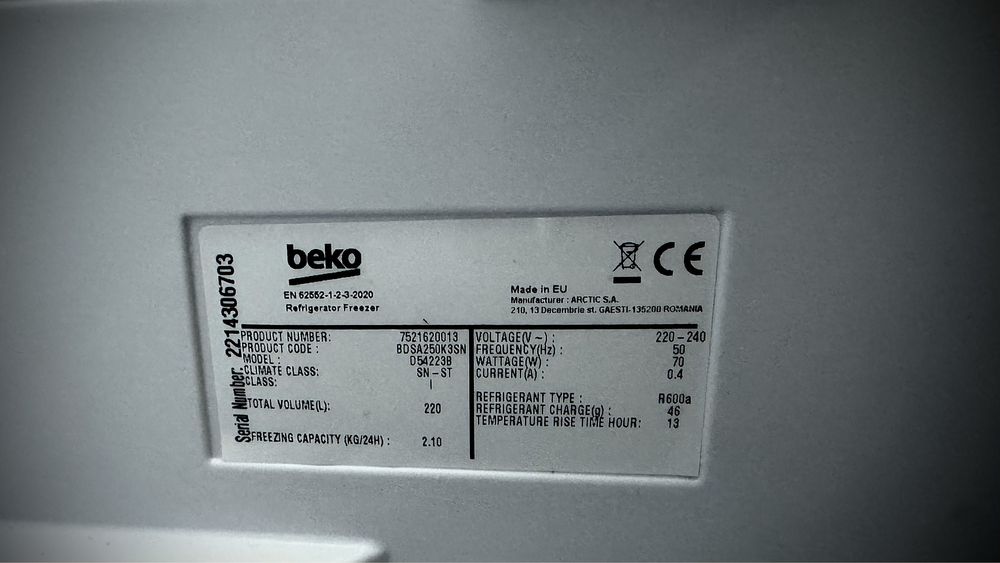 Frigider cu doua usi incoporabil Beko 220l