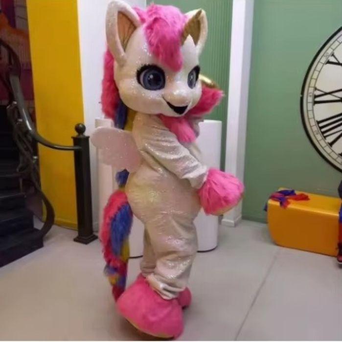 Costumele mult îndrăgitelor personaje populare din desene animate. Cos