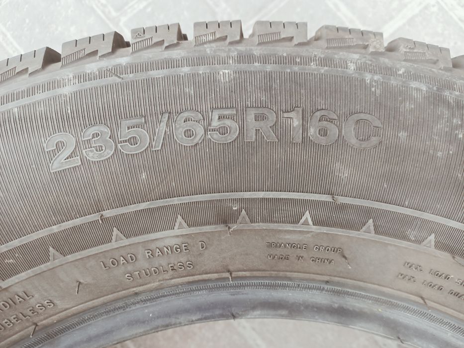 Продаю б/у зимние шины