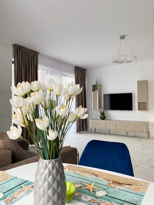 2 cam mobilat vedere mare la Butoaie!Luxury Residence