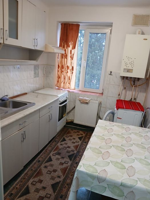 Persoana fizica vând apartament 2 camere et 1