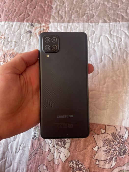 Samsung galaxy a12.