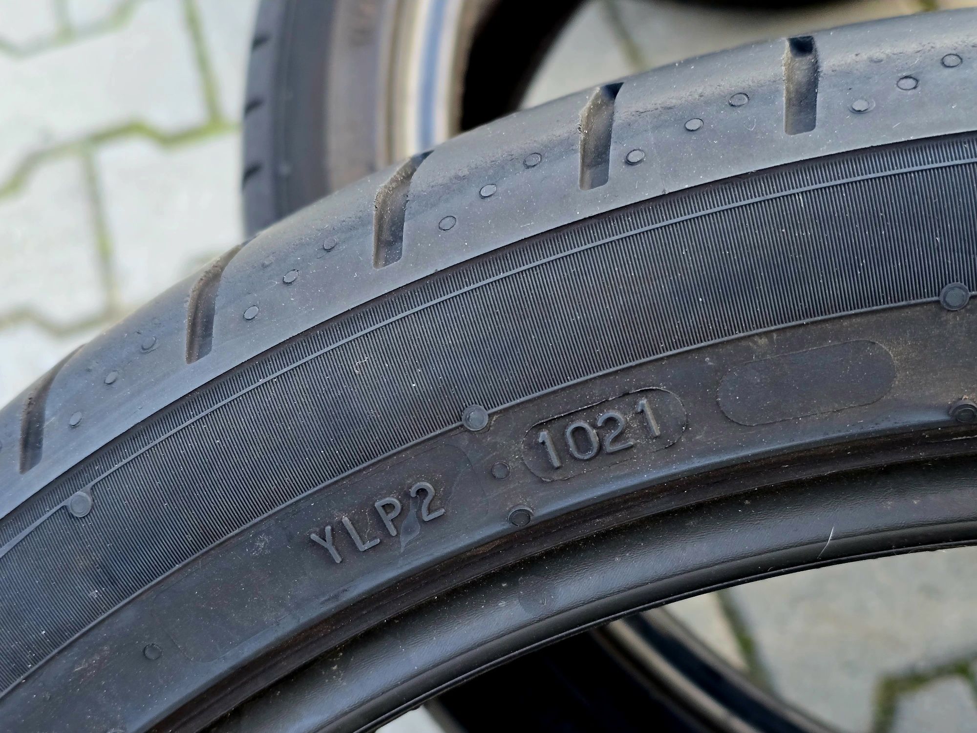 235 40 19 Nokian