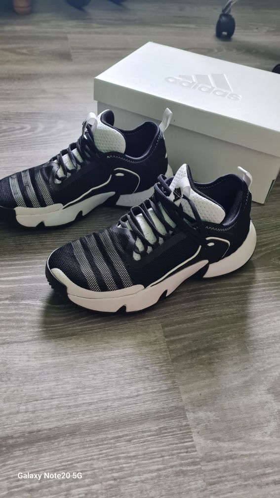 Маратонки Adidas
