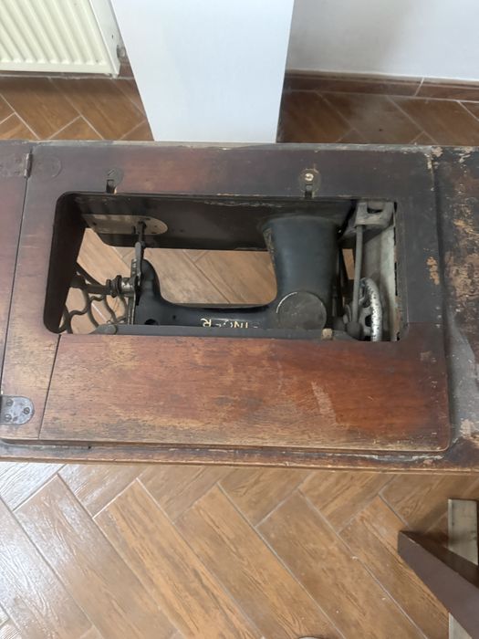 Masina de cusut Singer