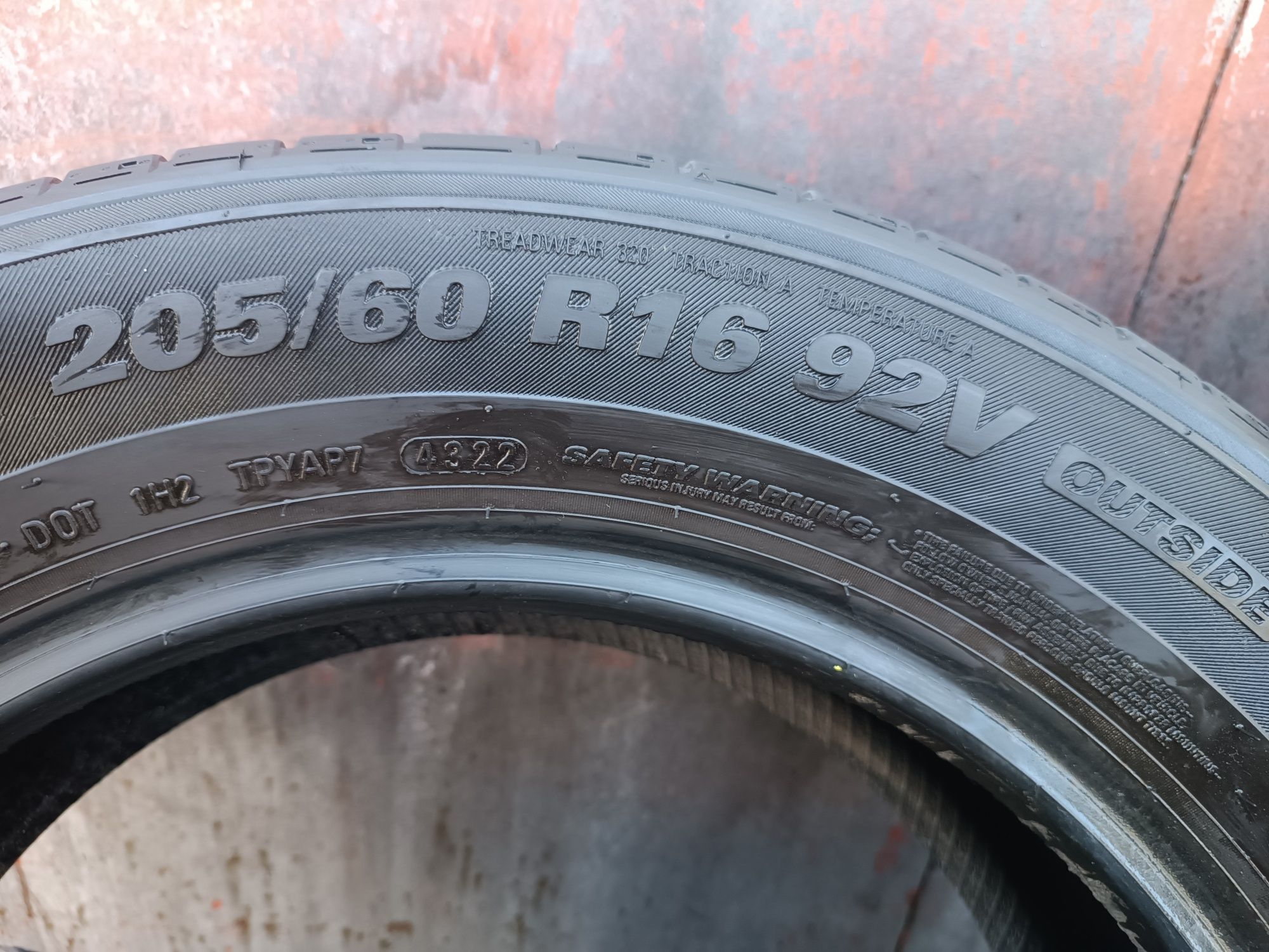 205/60/16 Kumho Дот 4322