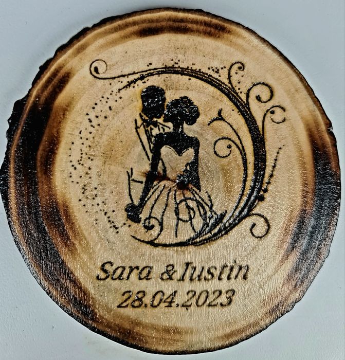 Mărturii gravate pe felii de lemn de salcâmm