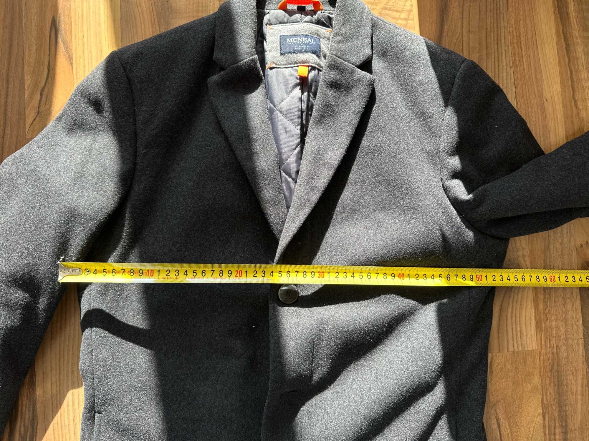 palton lung McNeal, 50% lana, marime M-L, negru, ca nou