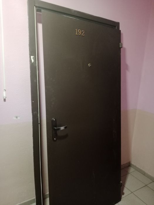 Продам дверь 10000 тг