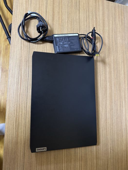 Leptop gaiming lenovo IdeaPad3