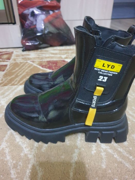 Сапоги демисезонные на девочку 32р-р