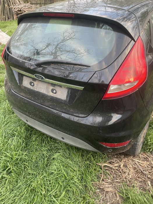 Dezmembrez ford fiesta mk 6 2009