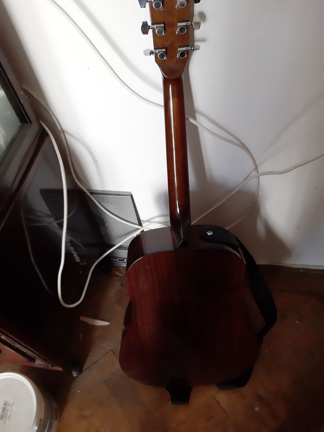 Vand chitară acustică de la fender