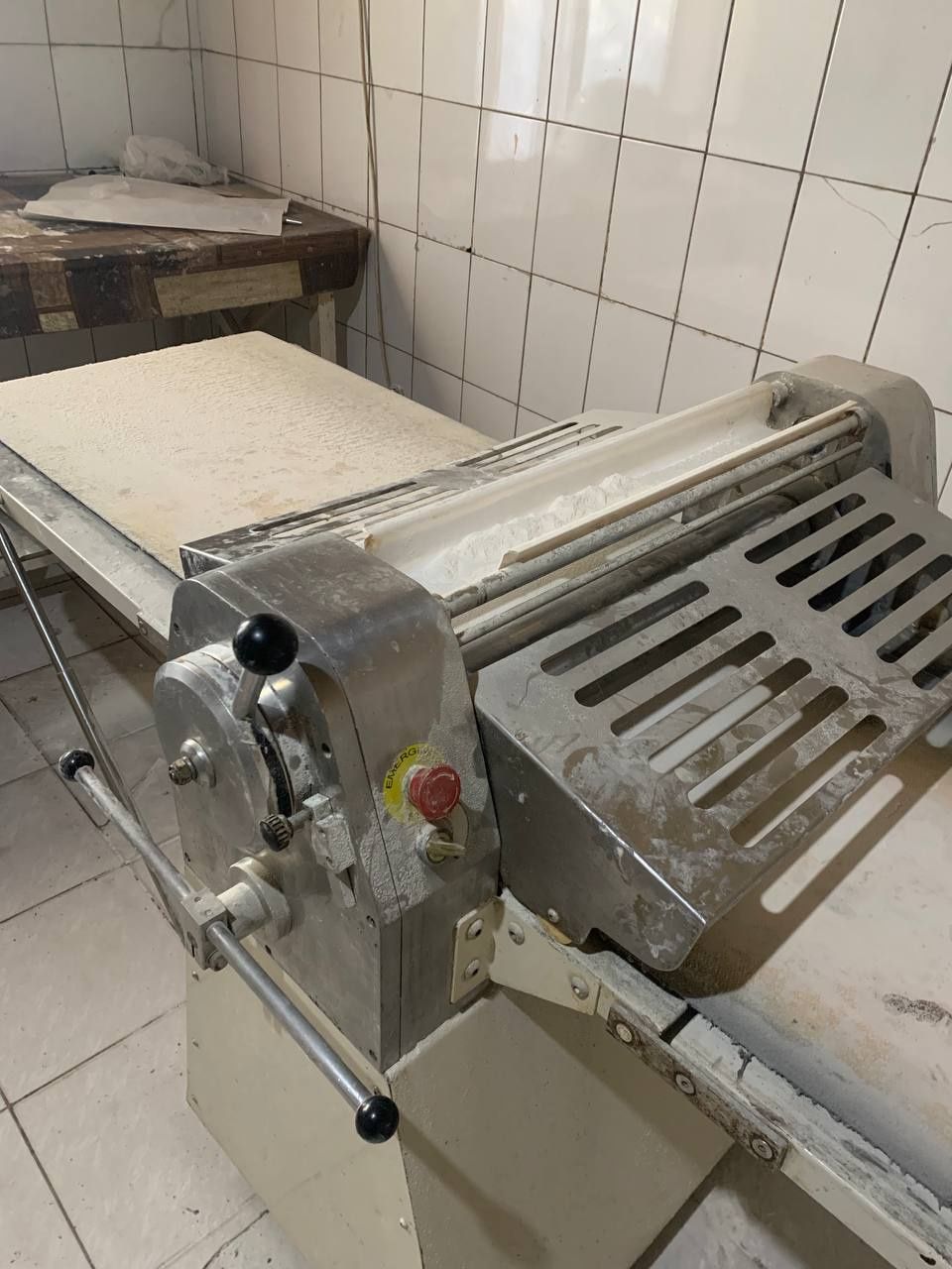 Xamir yoygich 1,300$
Kelishtirib beramiz xolati yaxshi