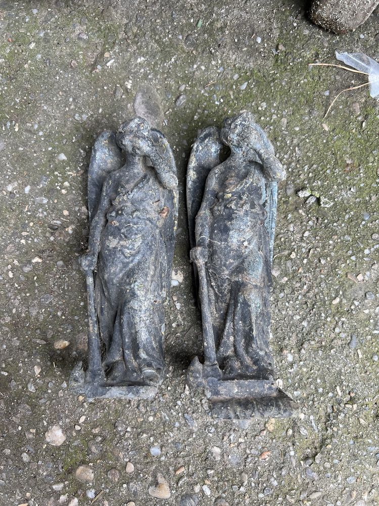 Statueta/statuieta inger bronz veche