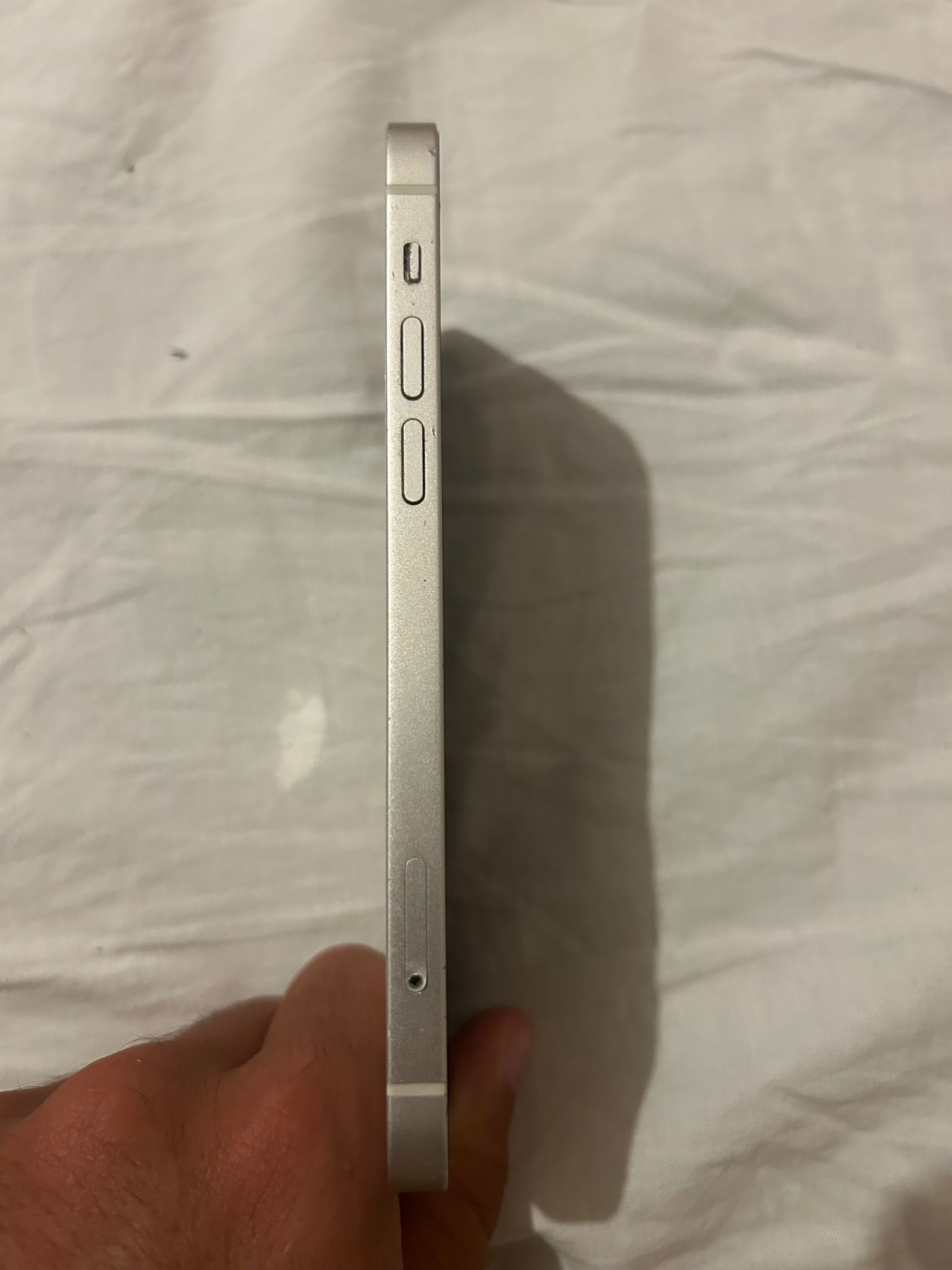 iPhone 12 запазен