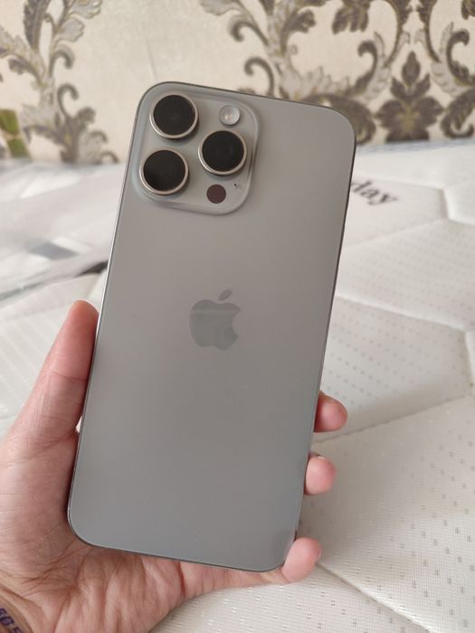 iPhone 15 Pro Max