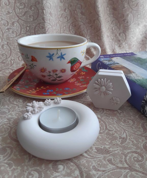 Коледни декорации в нежни, пастелни цветове