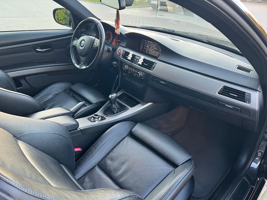 Bmw e92 330 2012  M_paket EDITION