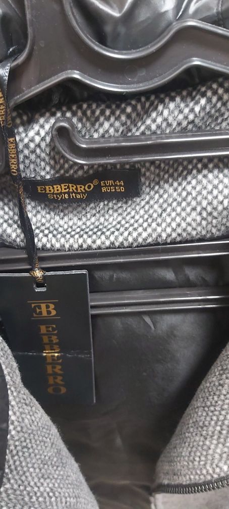 Продам куртку женскую