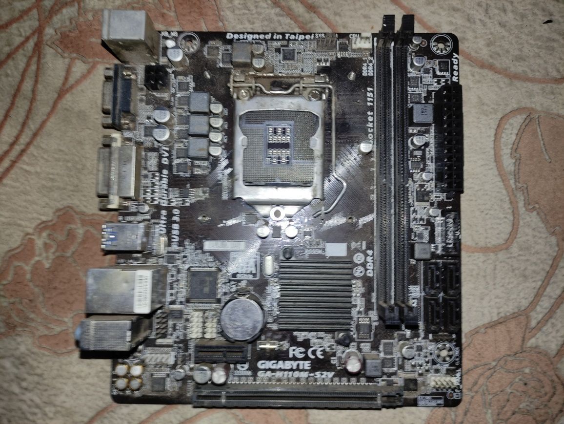 Продам материнскую плату 1151 Socket, H110 chipset, DDR4