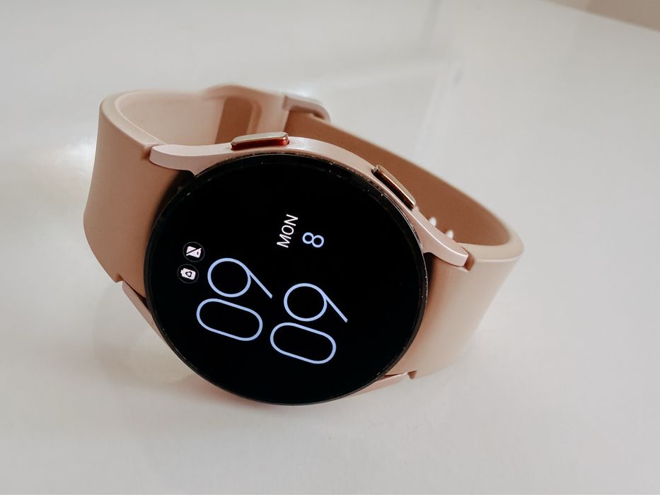 Продавам дански смарт часовник Samsung Galaxy Watch4
