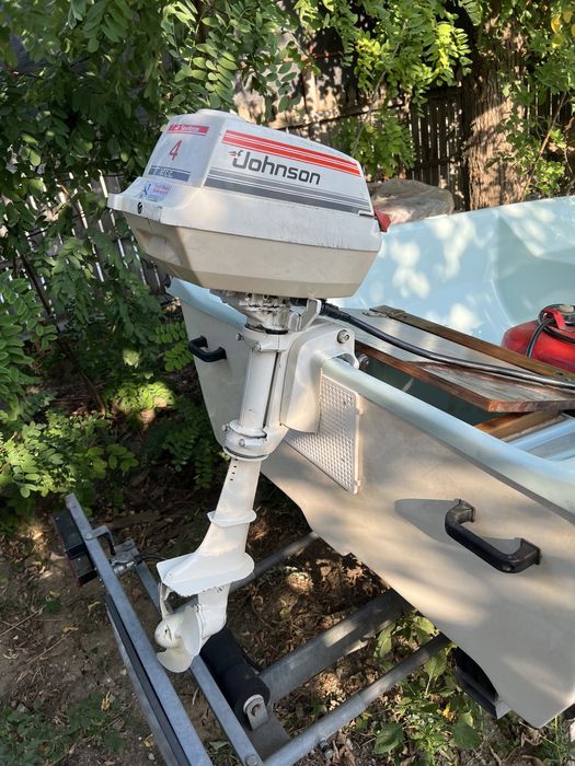 Barcă 2,5m și motor