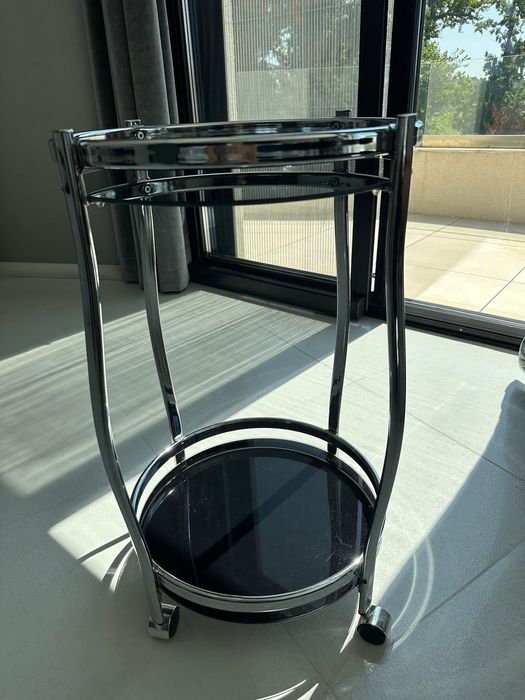 Masa de sticla pe roti