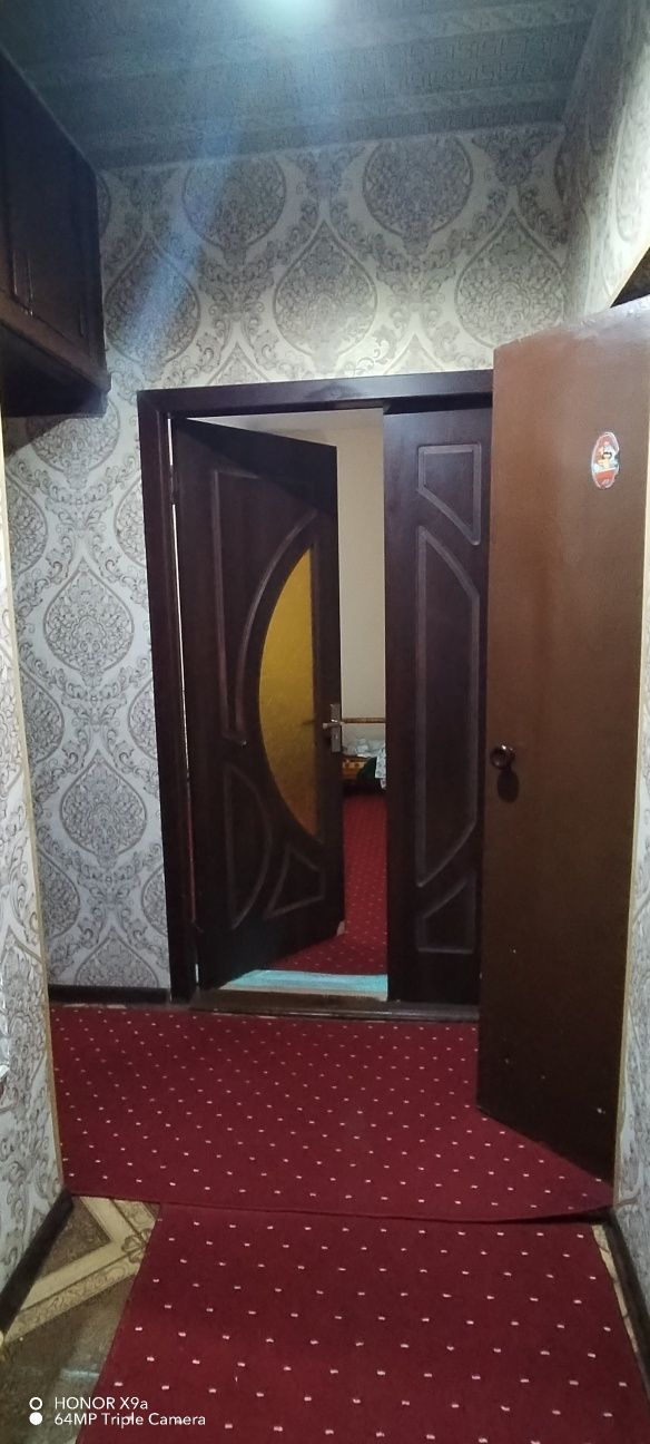 Термез шахар марказида 3  хонали Уй сотилади