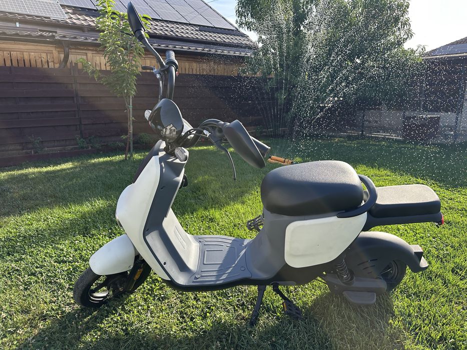 Scuter Electric motor 500W 20 Ah cu pedale/ Bicicletă Electrică