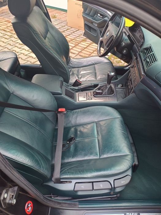 Dezmembrez bmw 528i E39