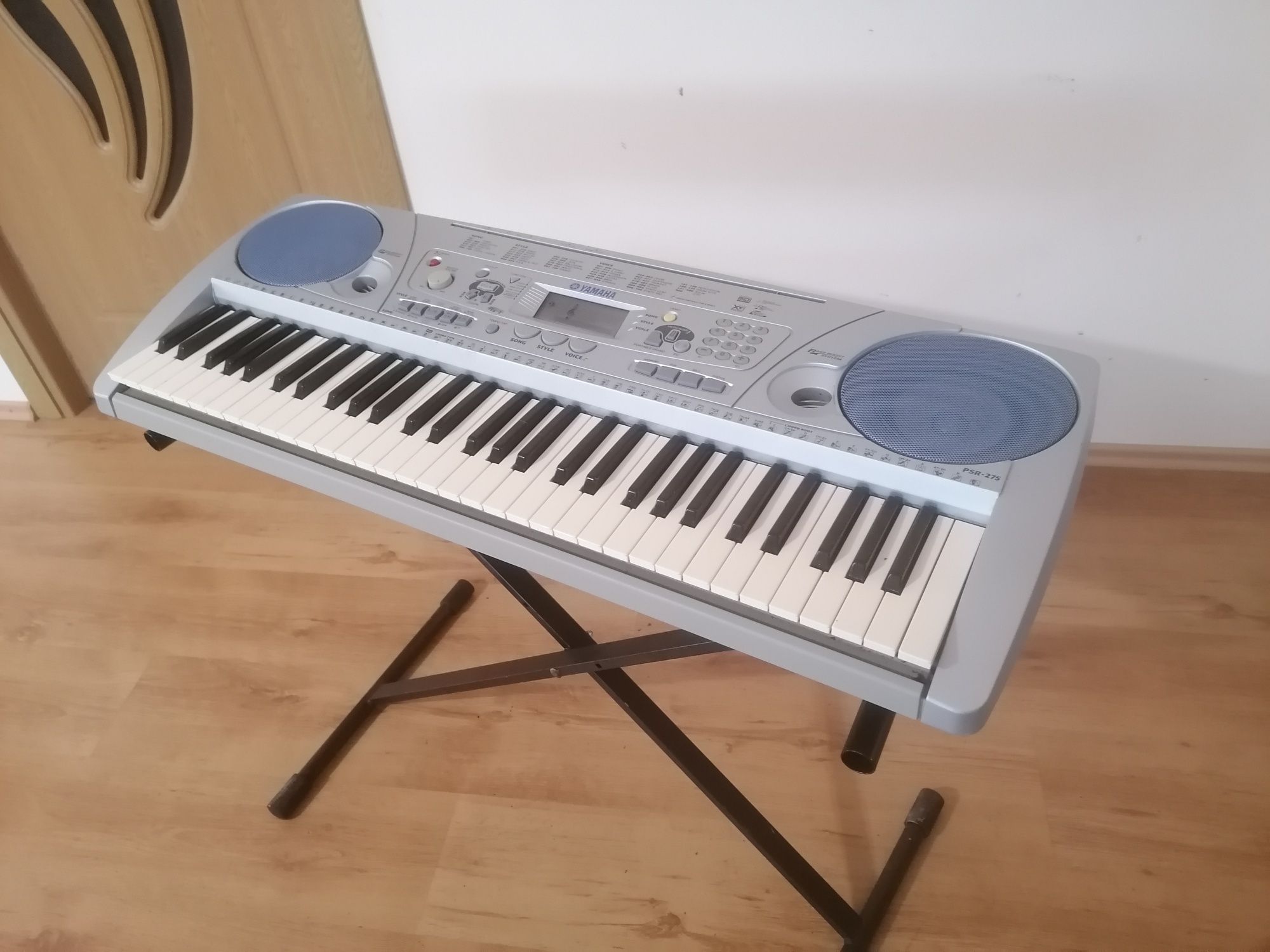 YAMAHA PSR-275 stereo Display iluminat