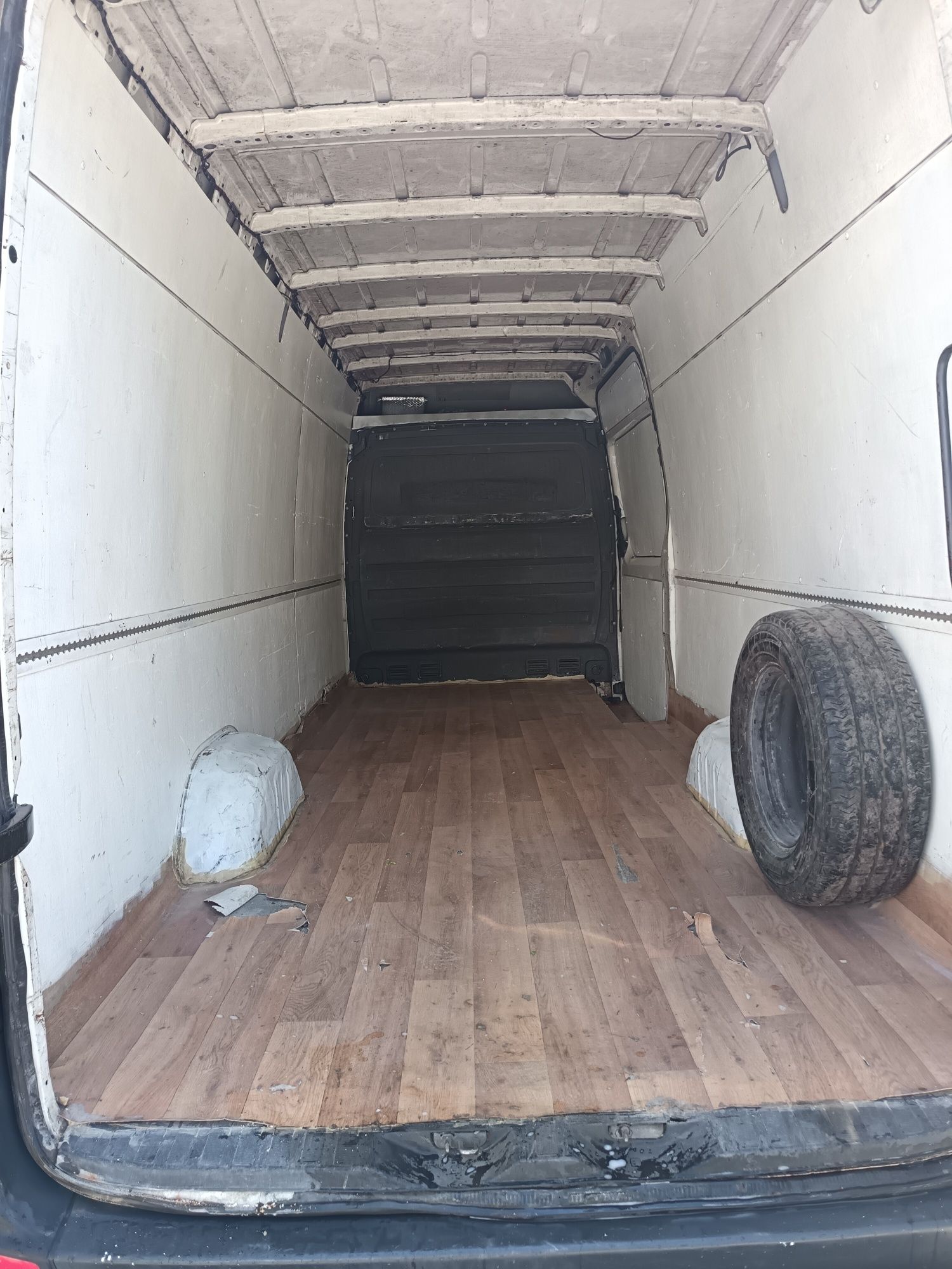 Volxwagen Crafter 2.5 MAXI 110к.с.