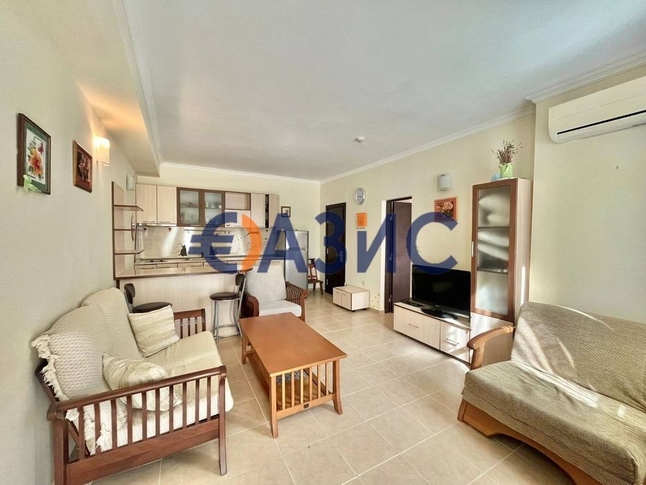 Апартамент в комплекс Свети Георги в Свети Влас, България, 66 кв. м.