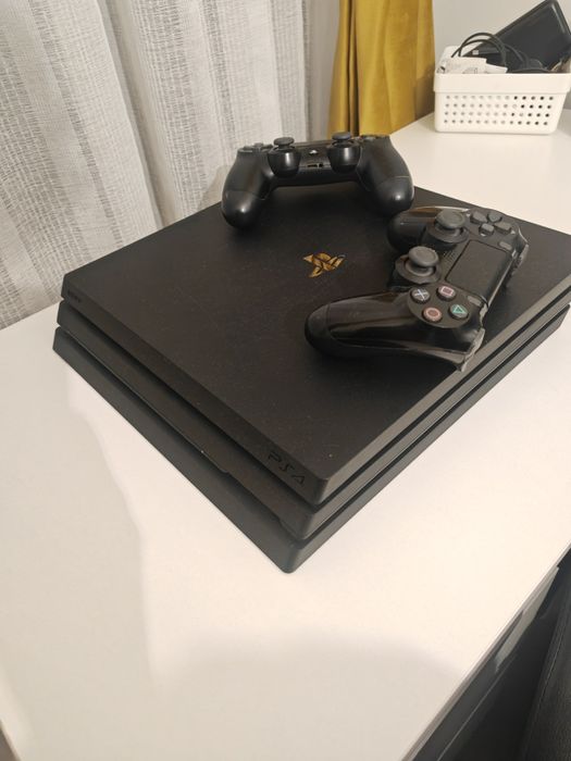 Playstation 4 Pro (PS4 Pro) - 1 TB