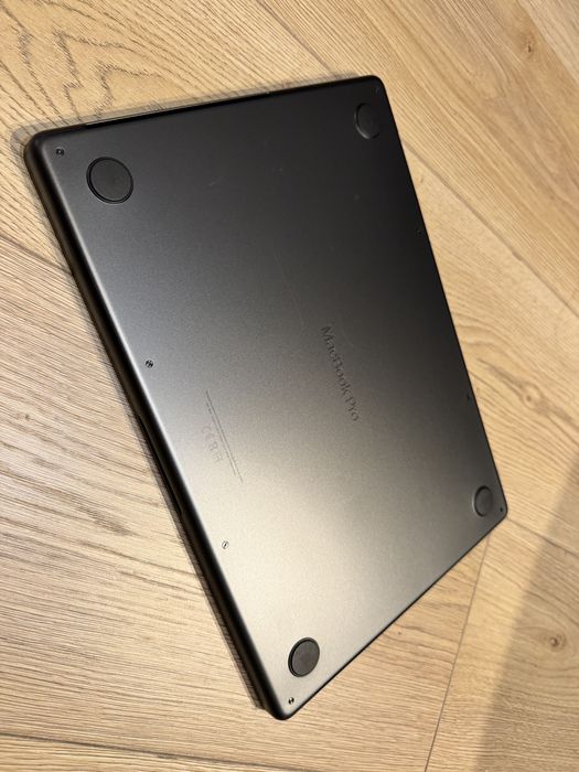 Macbook Pro M3 Pro - 14 inch, 18 GB RAM, 1 TB SSD - stare impecabila