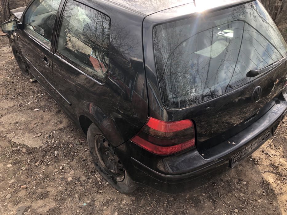Dezmembrez Golf 4 1.6