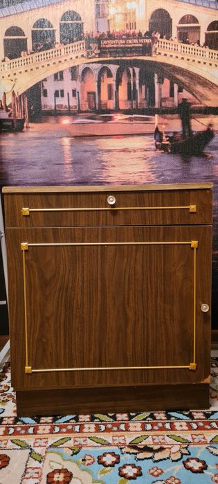 Тумбочка вместительная