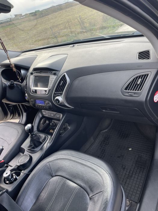 Vand sau schimb cu bmw sau mercedes