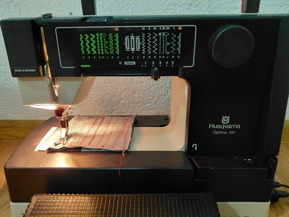 Шевна машина Хускварна