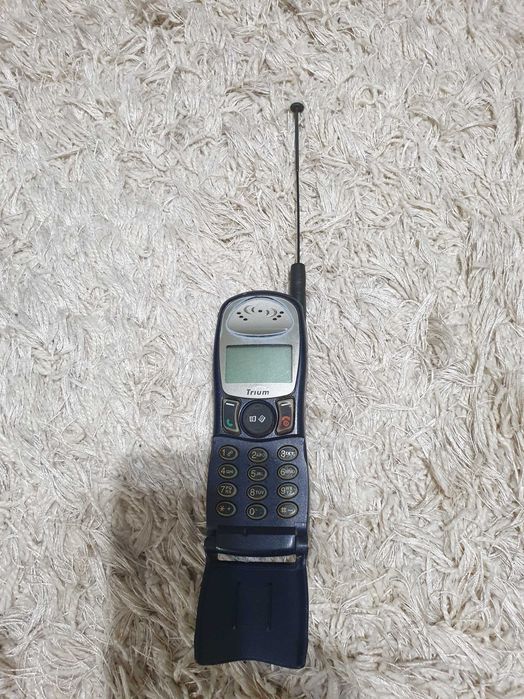 Telefon Mitsubishi Trium