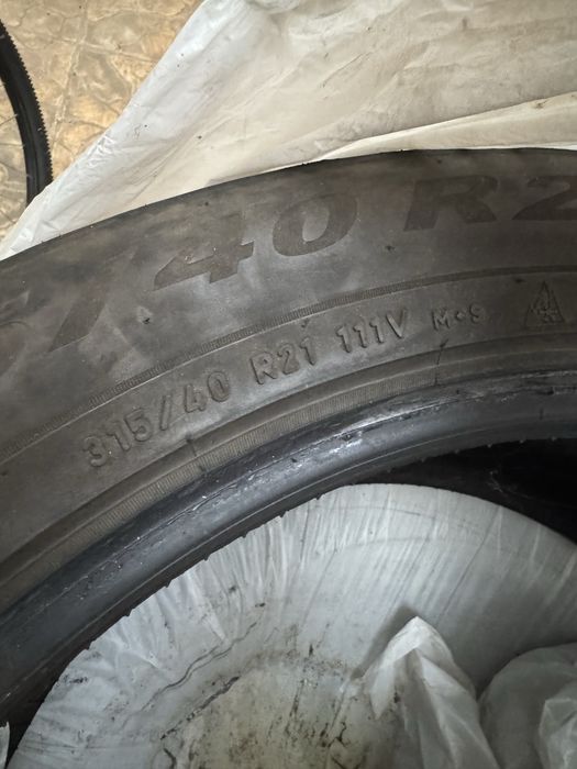 Cauciucuri de iarna pirelli 315/40/r21 și 275/45/r21