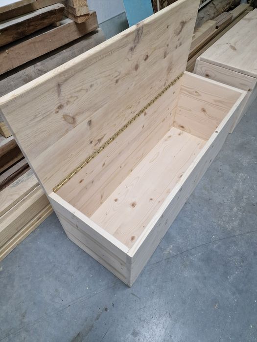 Съндък.     дървен