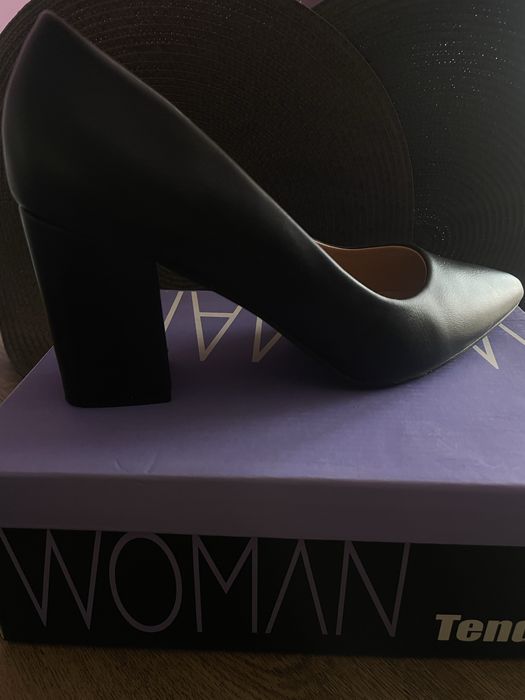 Черни токчета носени веднъж