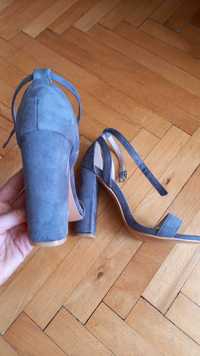 Sandale cu toc gros de 10 - 11 cm (marime 36)