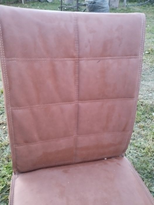 Vand scaune noi fara picioare maro si negre imitatie de piele